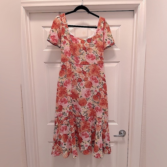 dee elle Dresses & Skirts - dee elle Women’s Short Sleeve Mid Length A Line Red Pink Floral Dress Size Large